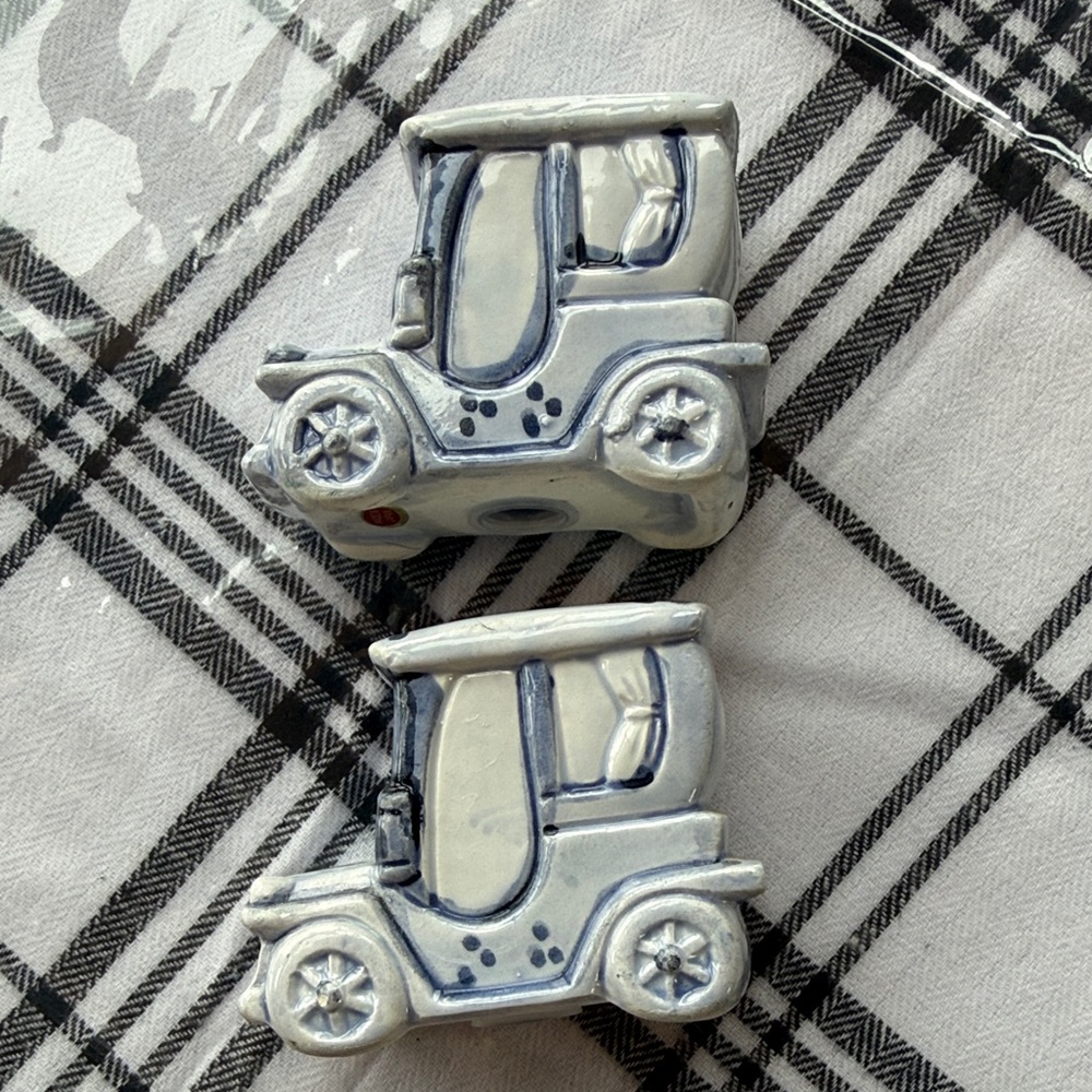 Ceramic Golf Cart/ Antique Car salt and pepper shakers